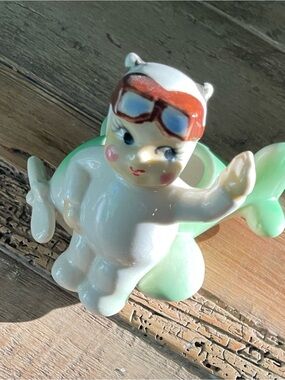 Vintage Little Planter Excellent Condition 3”